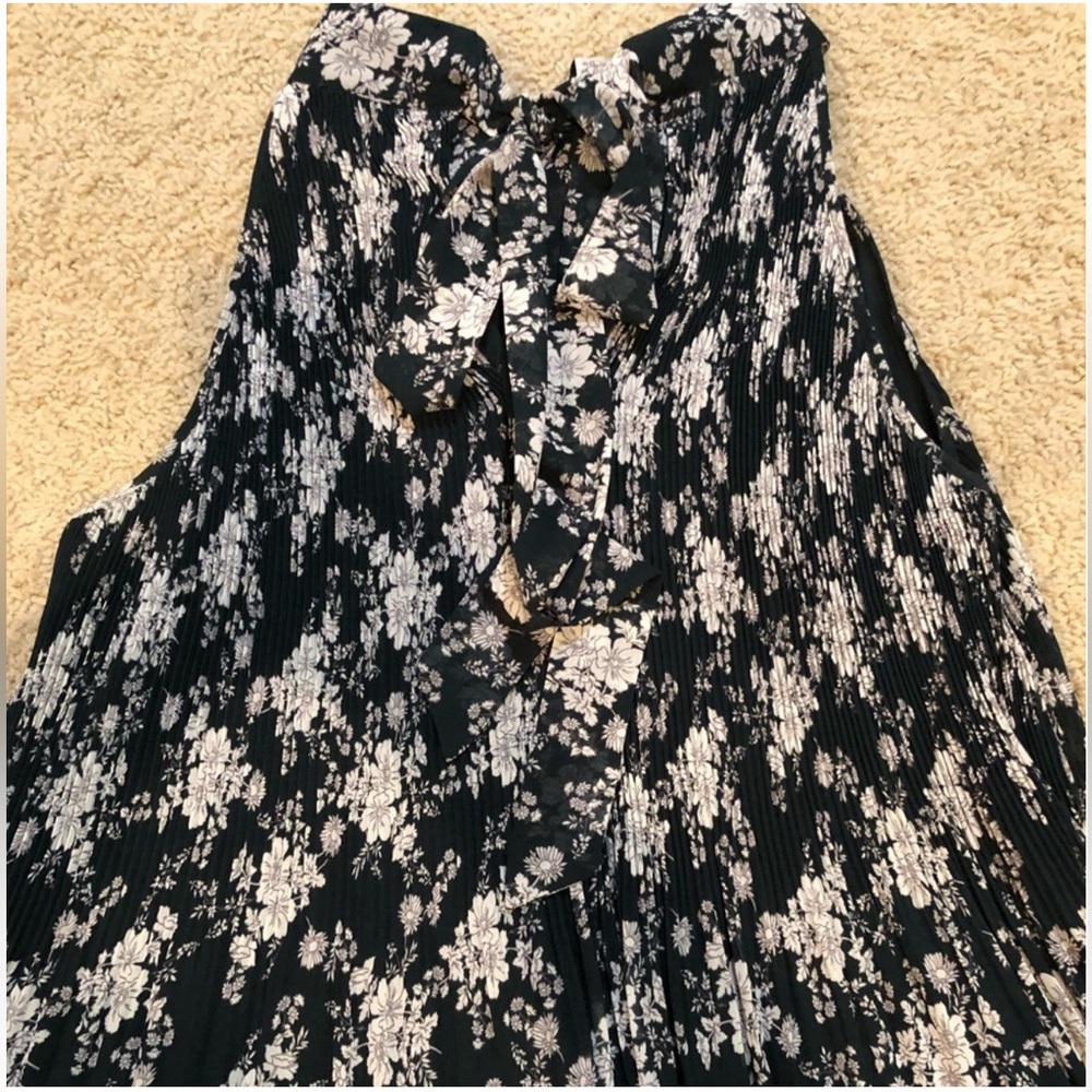 1. STATE Forest Green Pleated Halter Tank XL - Picture 5 of 8